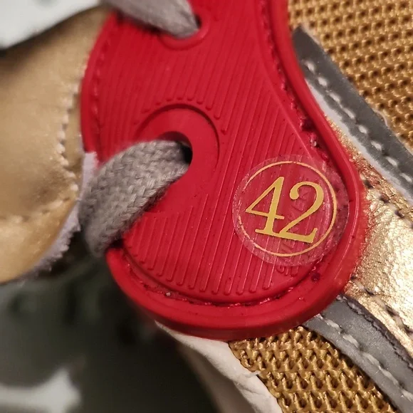 Golden Goose DAD_STAR Authentic Sneakers with Gold & Red Accents - Picture 7 of 9